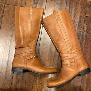 7.5 Naturalizer boots in box. Caramel color.